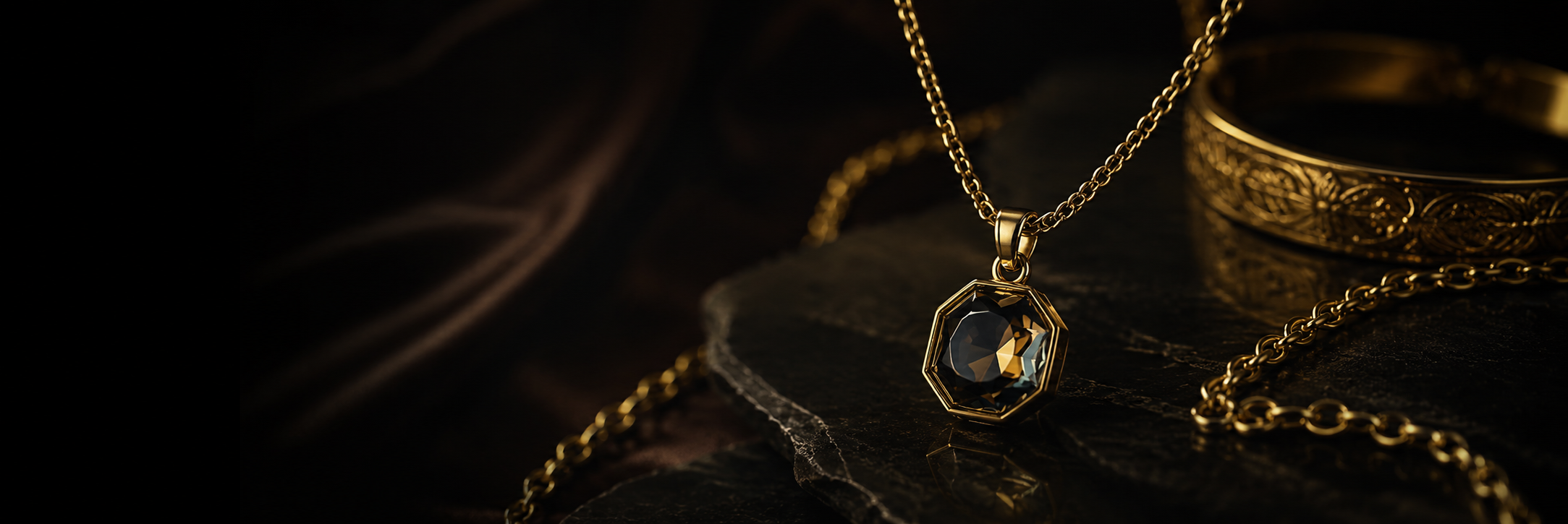 Gold necklace craftsmanship
